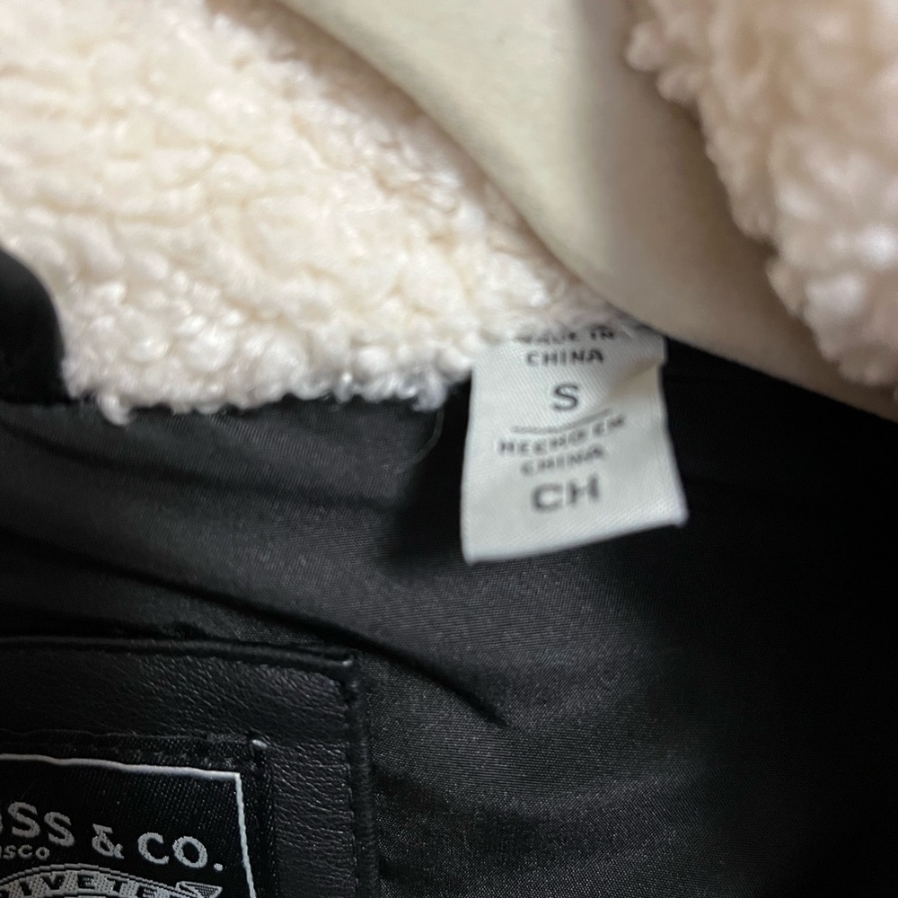 Levi Strauss Women’s Puffer Jacket - Picture 6 of 8